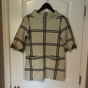 Window pane print short sleeve sweater. With pockets!